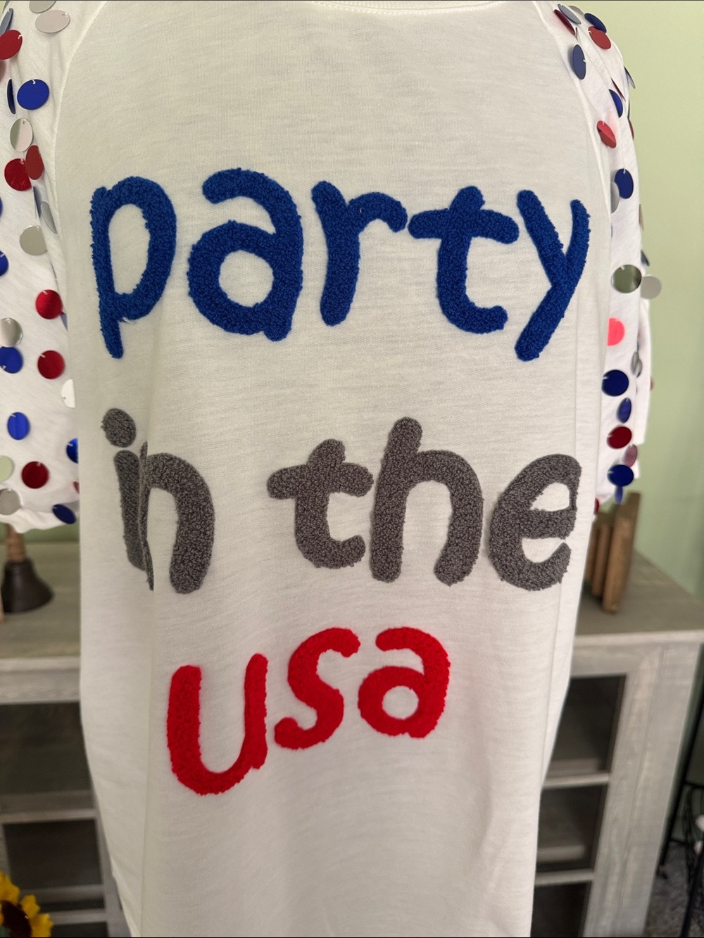 Party in the USA White Tee by BIBI  Sz Large  NWT - Picture 3 of 7